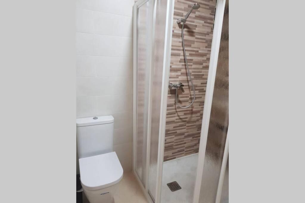 Apartamento Con Vistas Al Rio A Solaina 사모스 외부 사진
